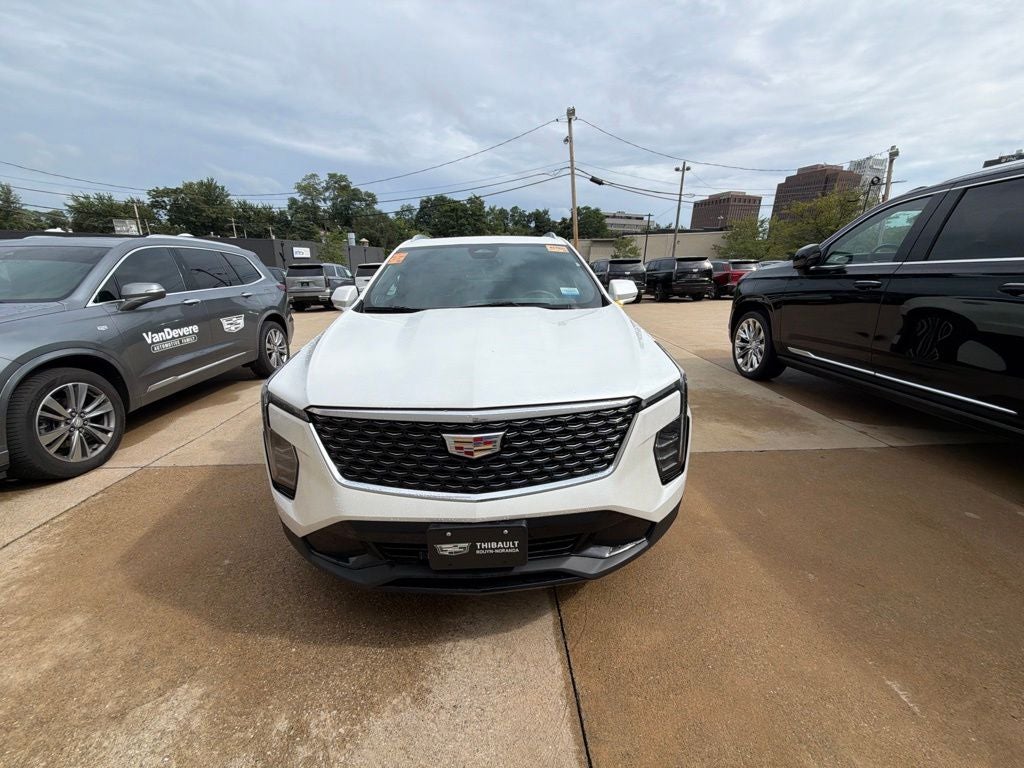 2024 Cadillac XT4 Premium Luxury