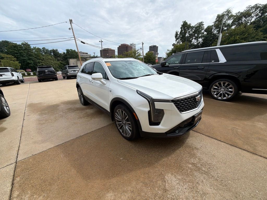 2024 Cadillac XT4 Premium Luxury