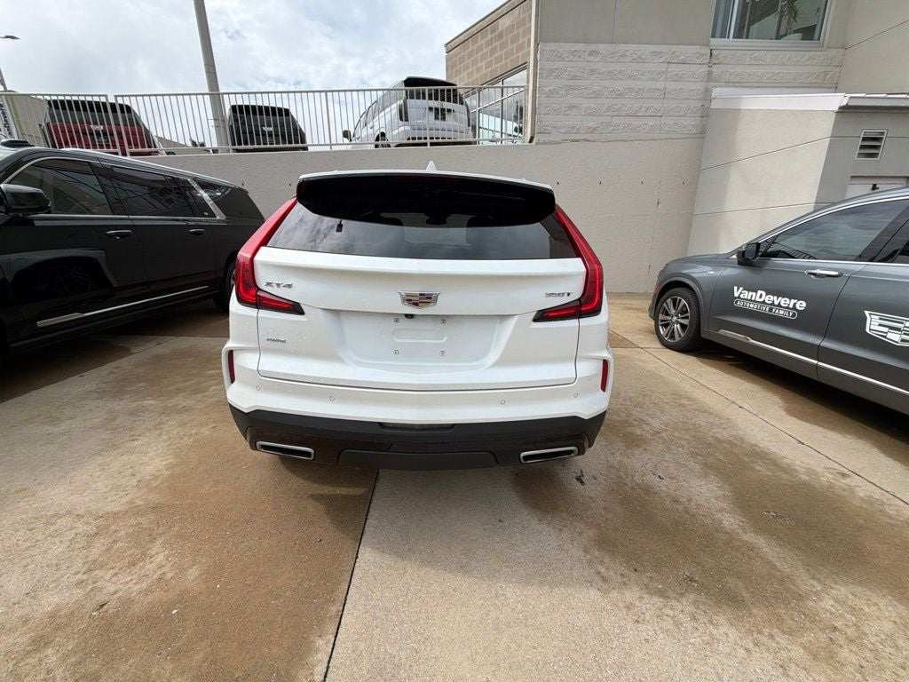 2024 Cadillac XT4 Premium Luxury