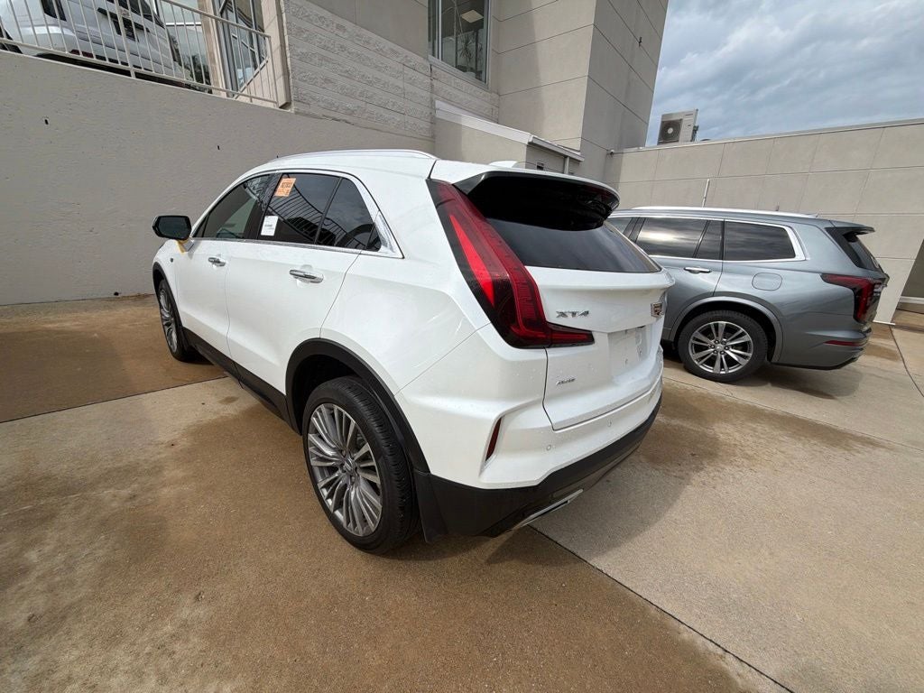 2024 Cadillac XT4 Premium Luxury