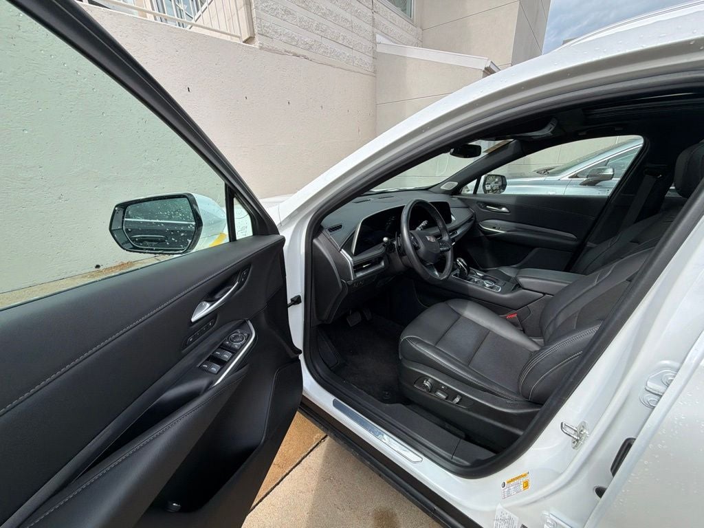 2024 Cadillac XT4 Premium Luxury