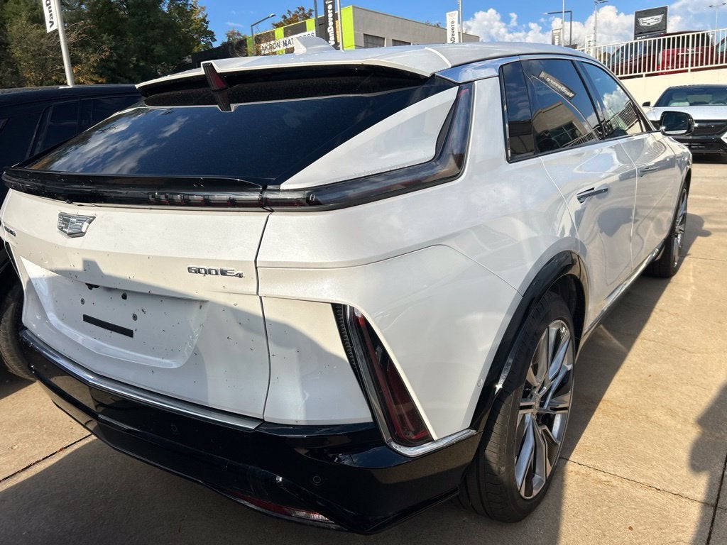 2025 Cadillac LYRIQ Luxury 3