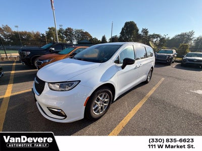 2024 Chrysler Pacifica Touring L