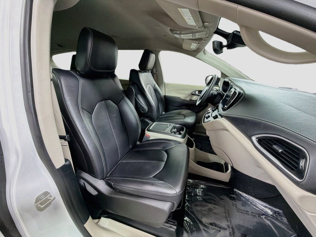 2024 Chrysler Pacifica Hybrid Select