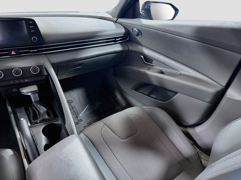 2021 Hyundai Elantra SE