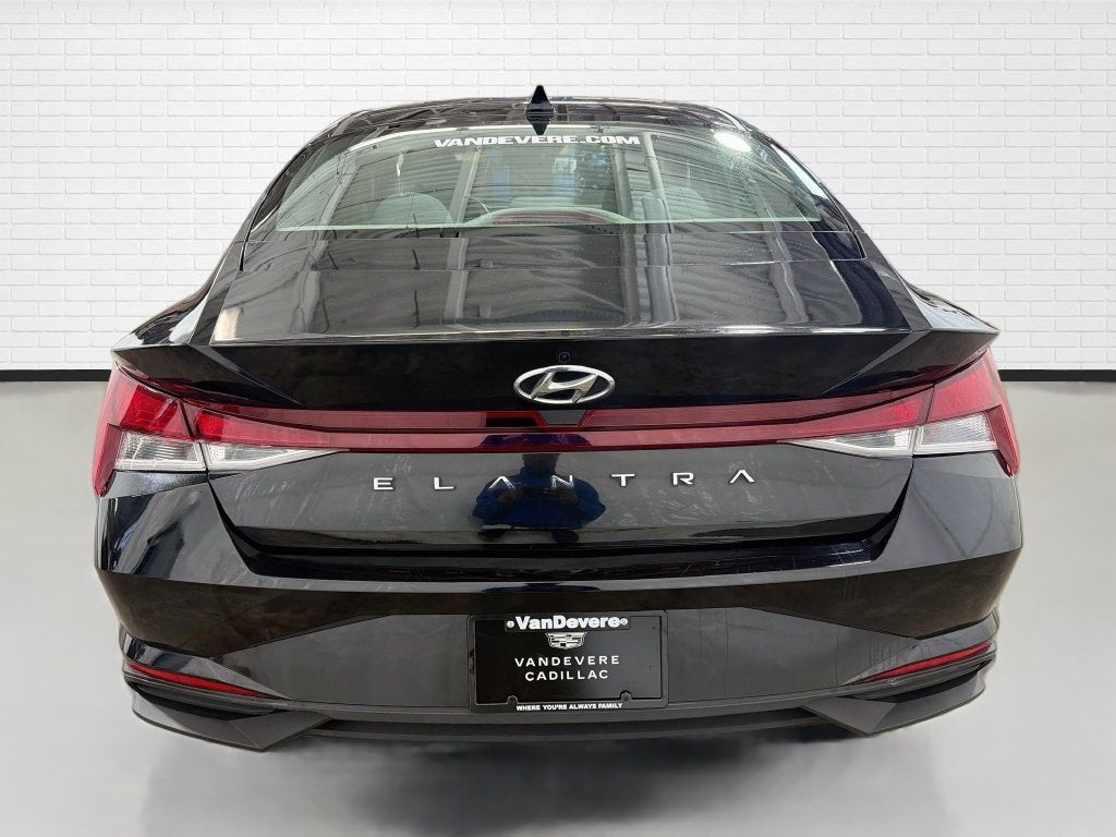 2021 Hyundai Elantra SE