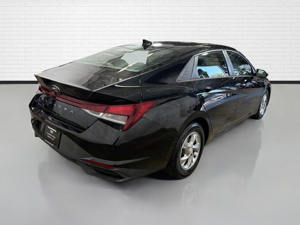 2021 Hyundai Elantra SE