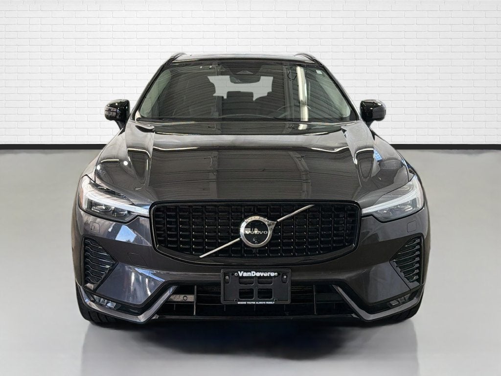 2025 Volvo XC60 B5 Plus