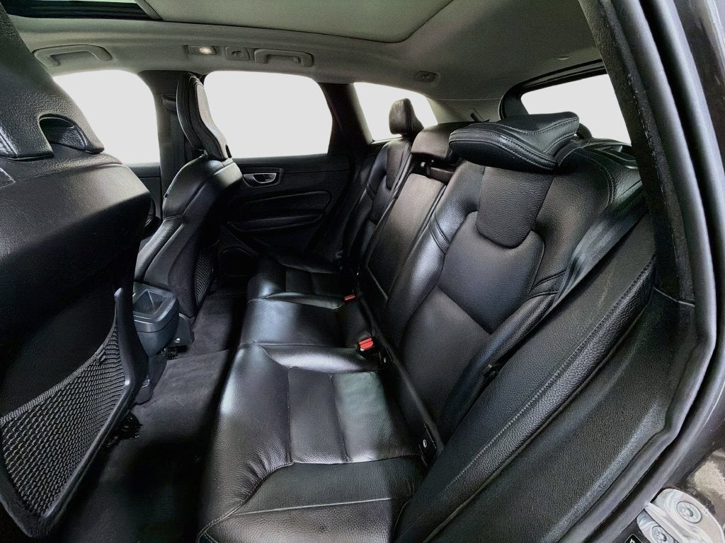 2025 Volvo XC60 B5 Plus