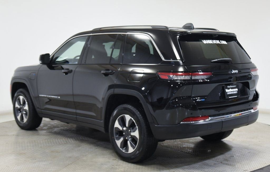 2022 Jeep Grand Cherokee 4xe BASE