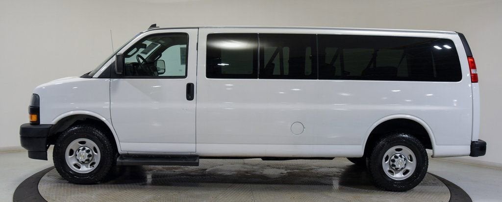 2023 Chevrolet Express Passenger 3500 1LS