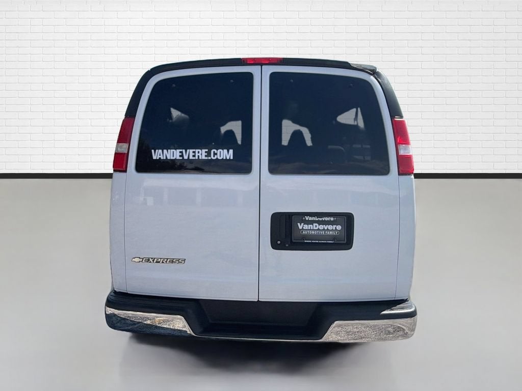 2019 Chevrolet Express Passenger 3500 LT