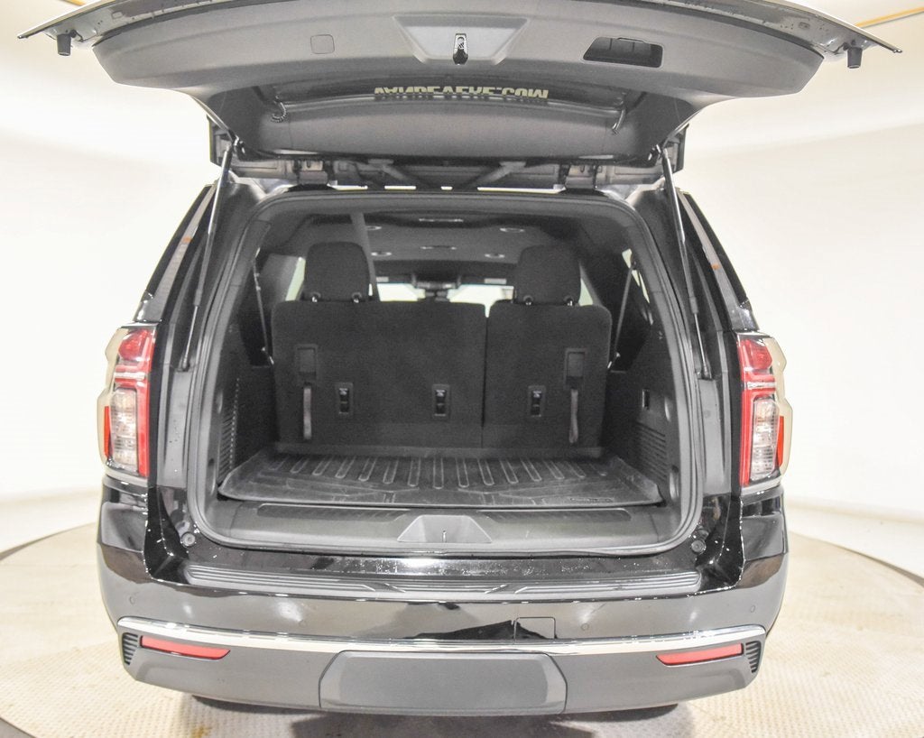 2023 Chevrolet Suburban LS