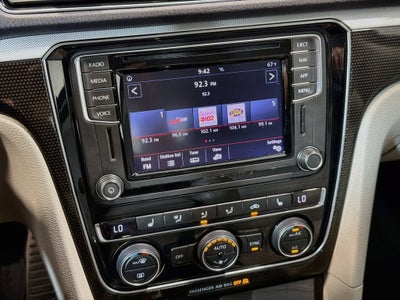 2019 Volkswagen Passat 2.0T SE R-Line