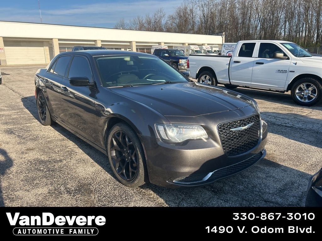 2019 Chrysler 300 Touring