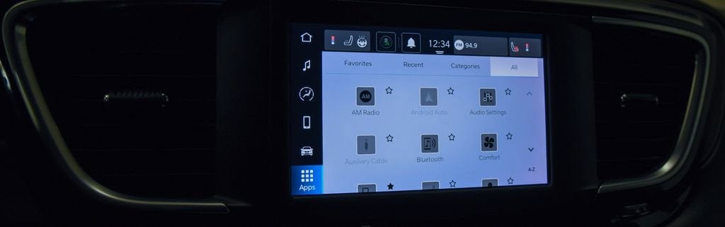 2024 Chrysler Voyager LX