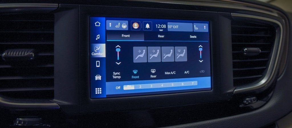 2023 Chrysler Voyager LX