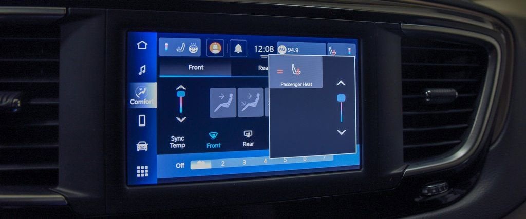 2023 Chrysler Voyager LX