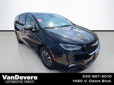 2023 Chrysler Pacifica Hybrid Limited