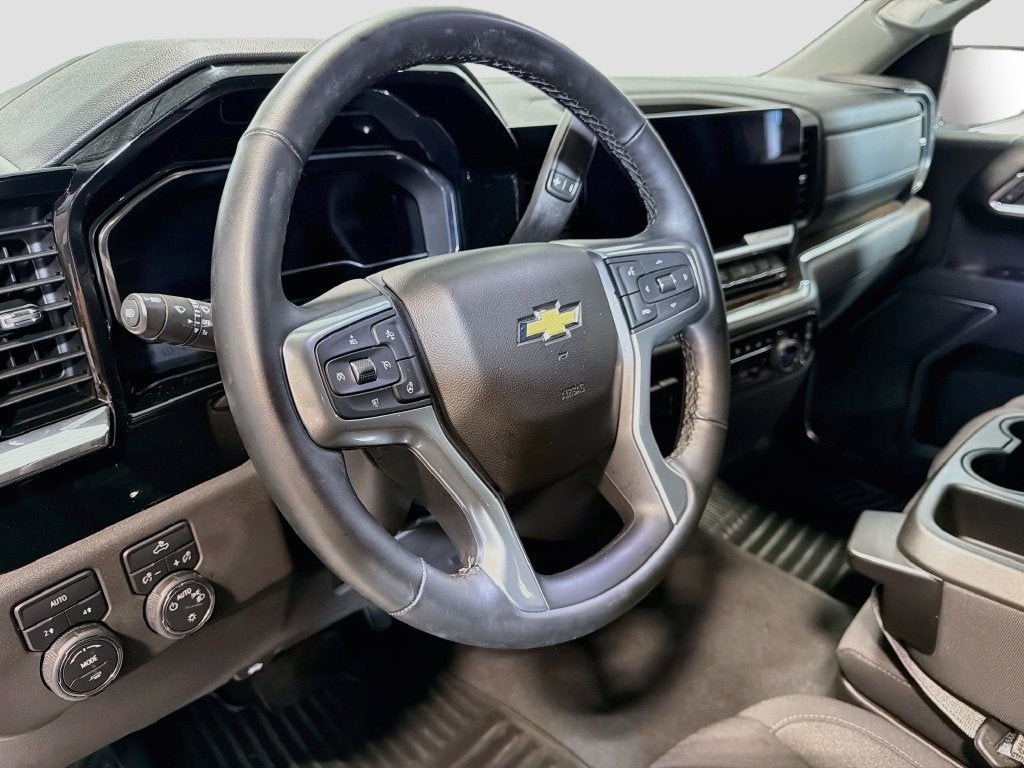2025 Chevrolet Silverado 1500 LT (2FL)