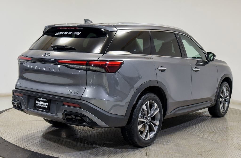 2023 INFINITI QX60 LUXE