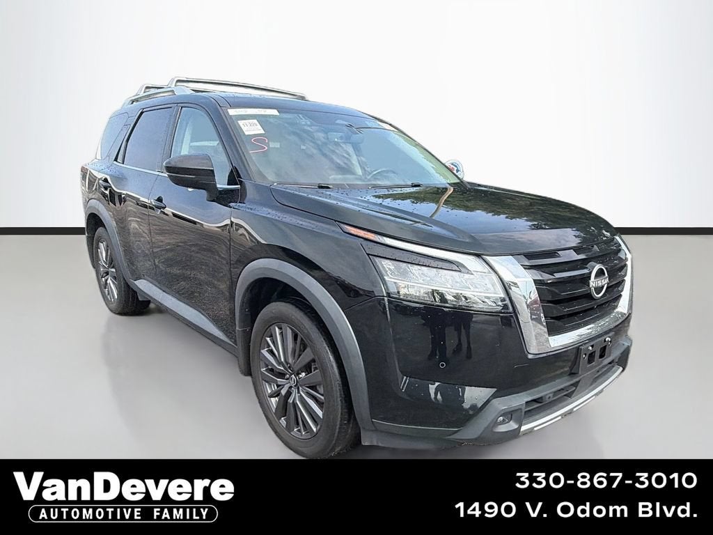 2024 Nissan Pathfinder SL