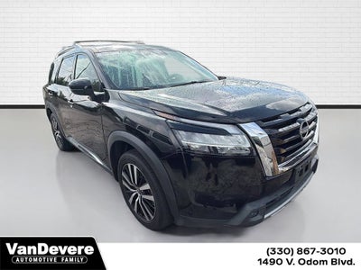 2023 Nissan Pathfinder Platinum