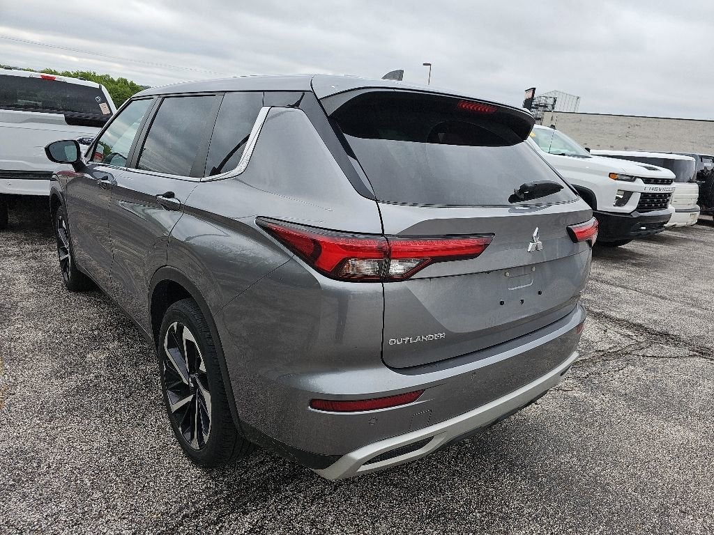 2022 Mitsubishi Outlander SE