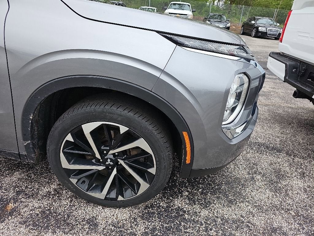 2022 Mitsubishi Outlander SE