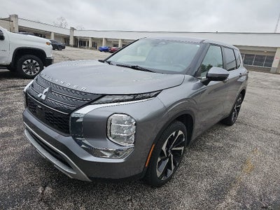 2022 Mitsubishi Outlander SE