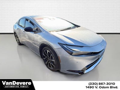 2025 Toyota Prius Plug-In Hybrid SE