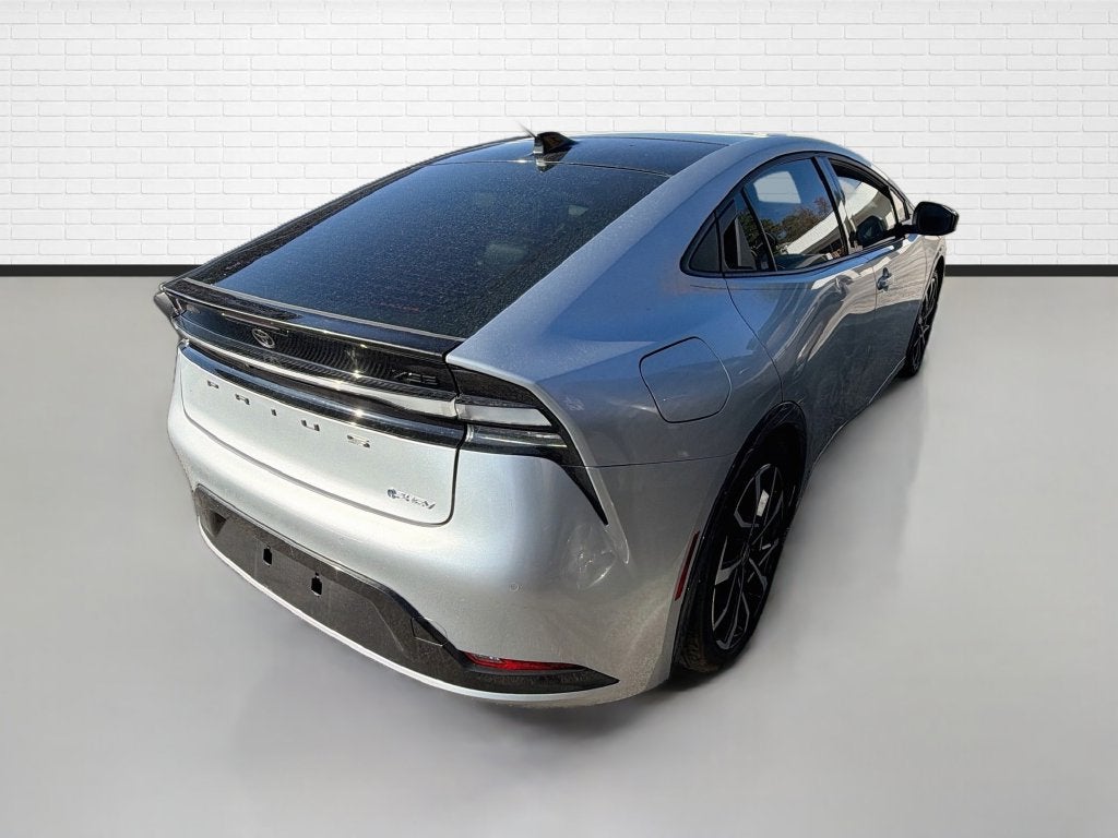 2025 Toyota Prius Plug-In Hybrid SE