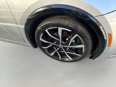 2025 Toyota Prius Plug-In Hybrid SE