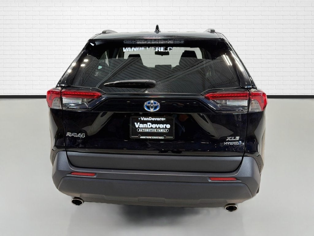 2022 Toyota RAV4 Hybrid XLE