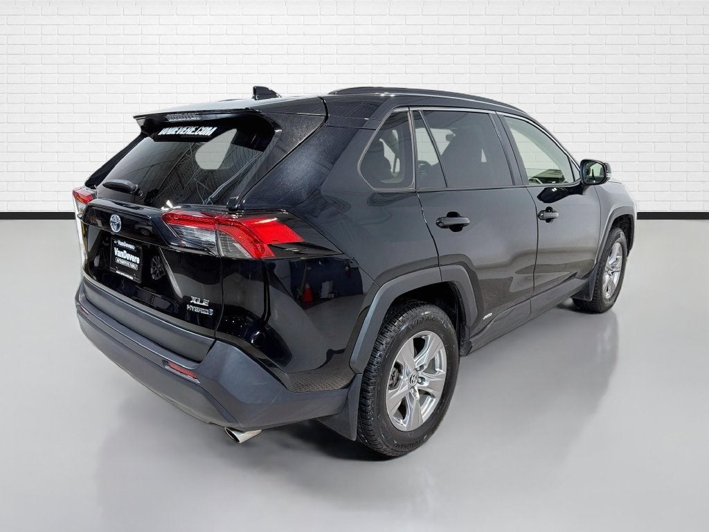2022 Toyota RAV4 Hybrid XLE