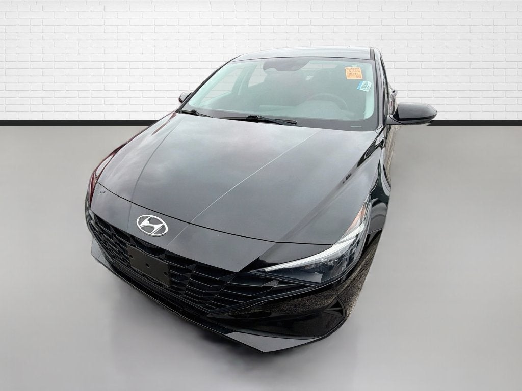 2023 Hyundai Elantra SE