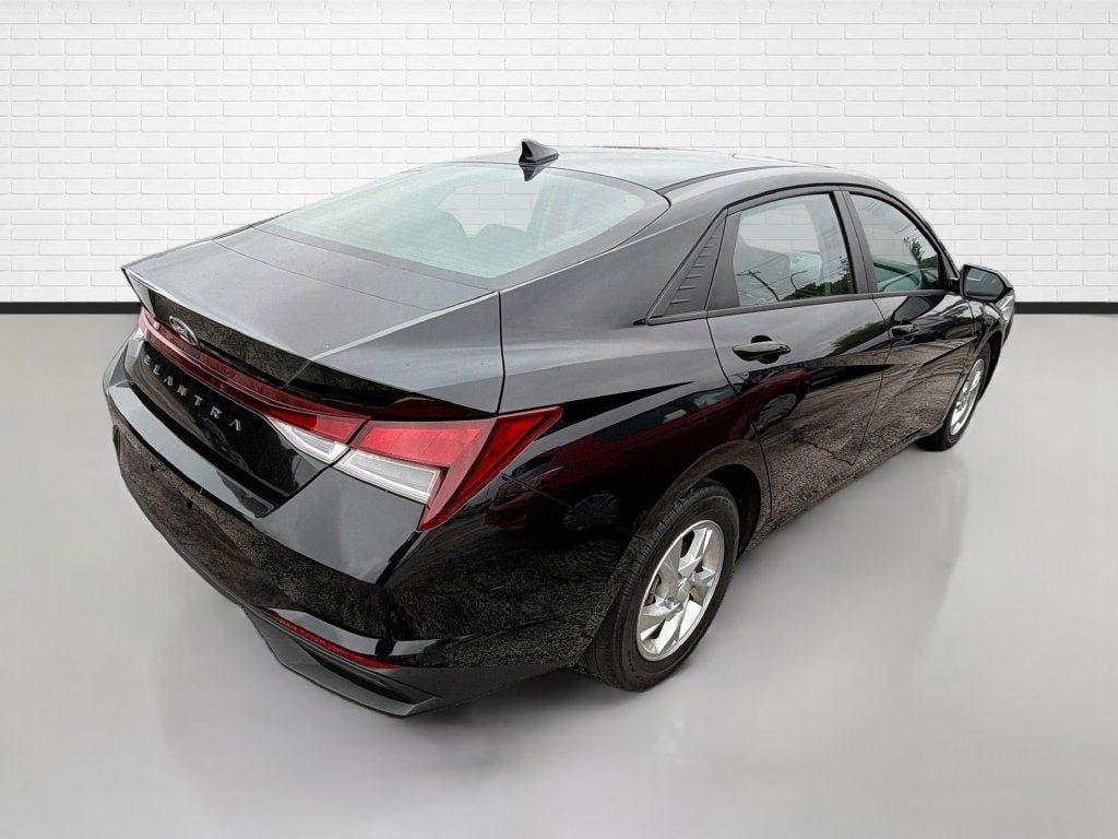 2023 Hyundai Elantra SE