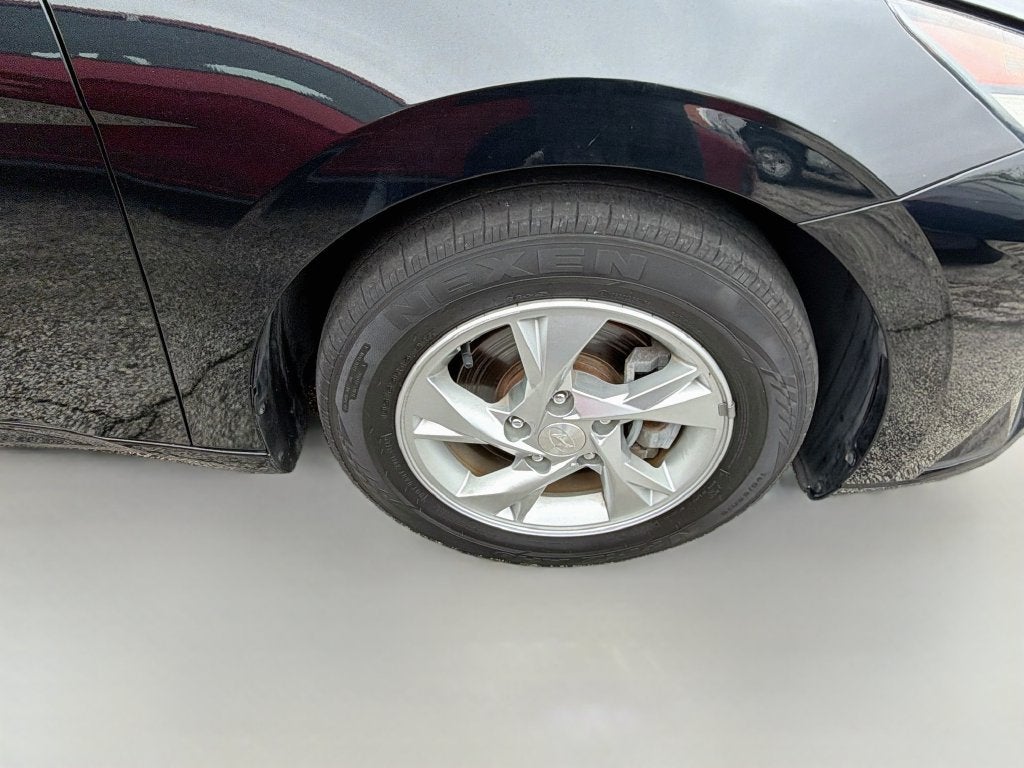 2023 Hyundai Elantra SE