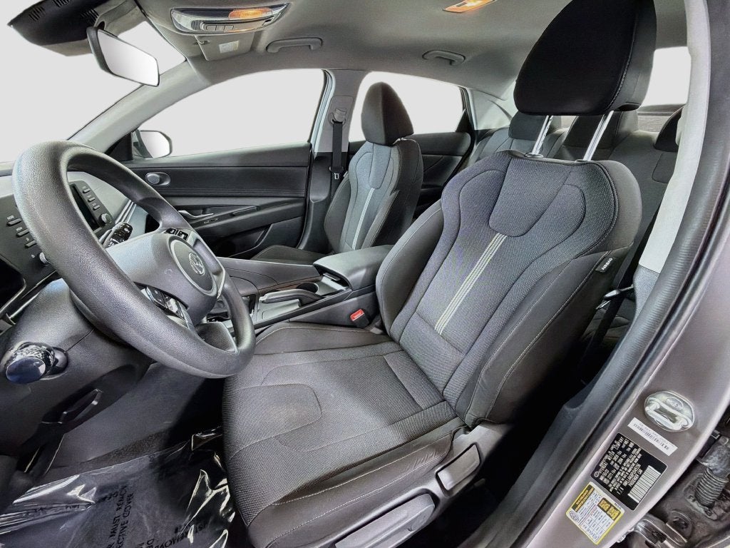 2023 Hyundai Elantra SE