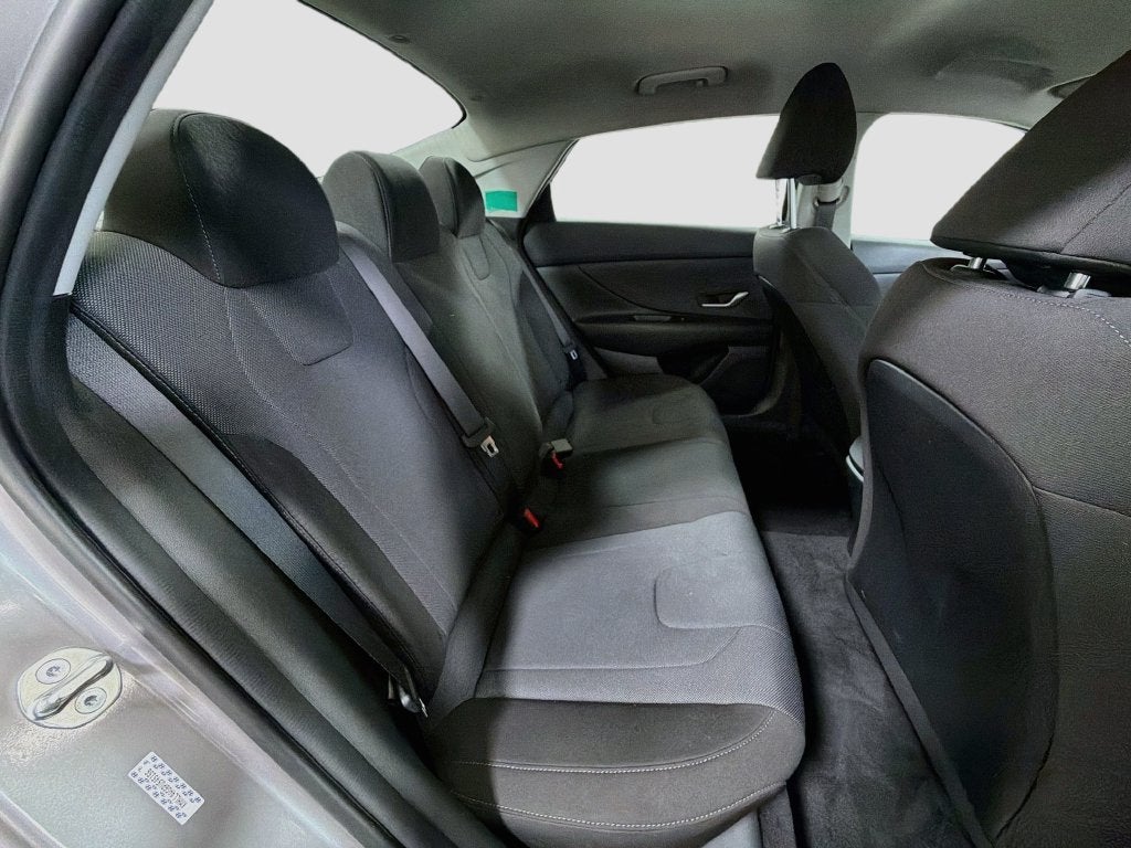 2023 Hyundai Elantra SE
