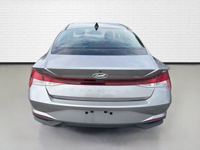 2023 Hyundai Elantra SE