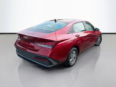 2024 Hyundai Elantra SE