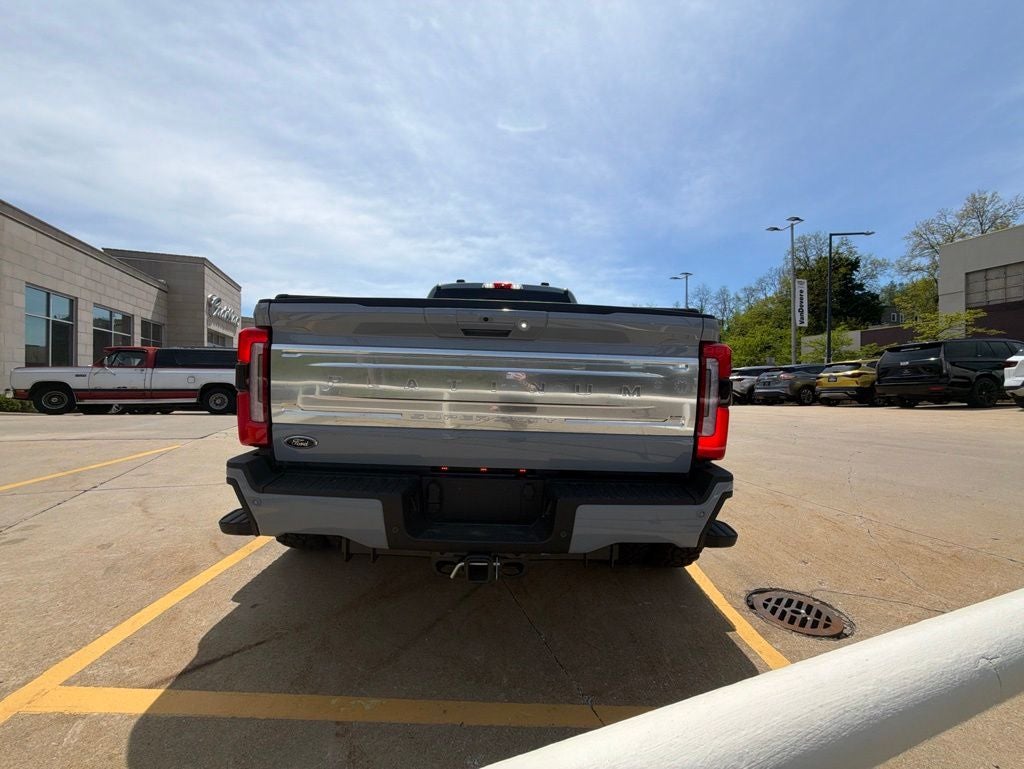 2025 Ford F-450SD Platinum DRW