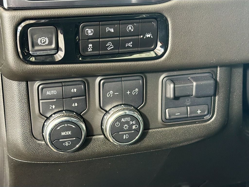 2025 GMC Yukon AT4
