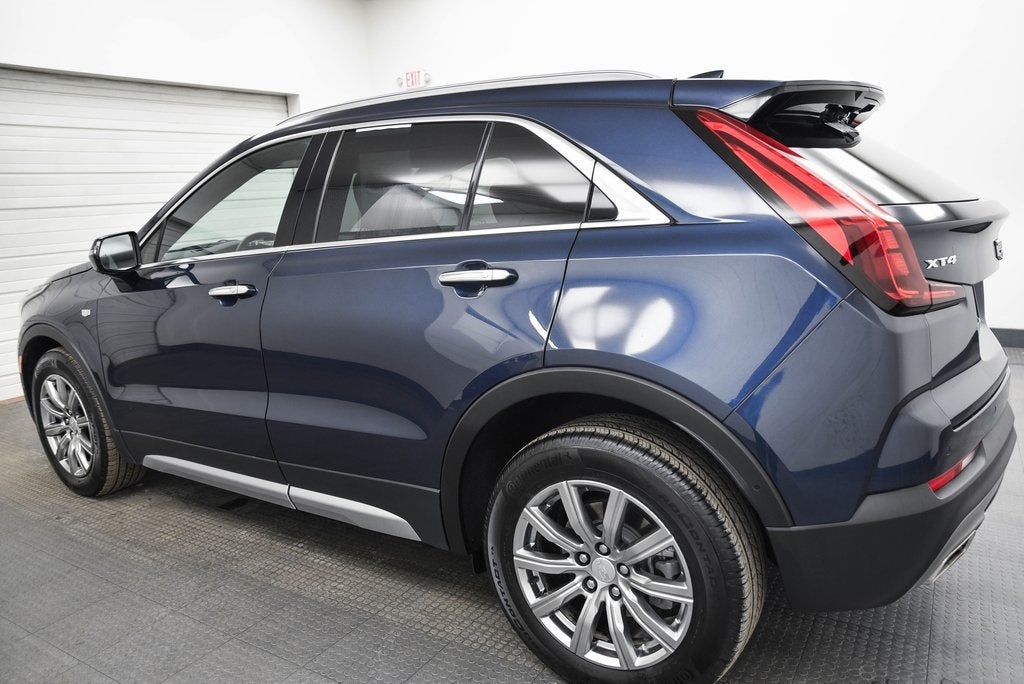 2022 Cadillac XT4 Premium Luxury