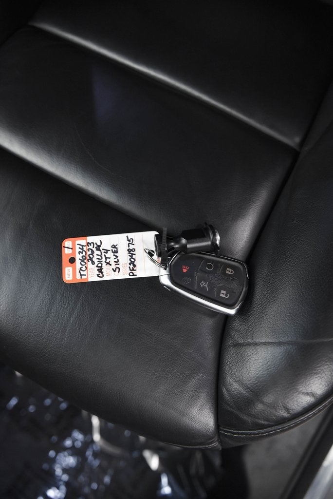 2023 Cadillac XT4 Premium Luxury