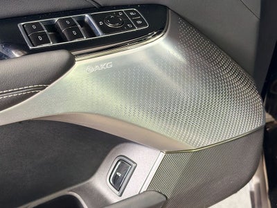 2025 Cadillac LYRIQ Luxury 3