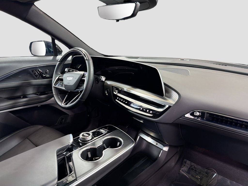 2025 Cadillac LYRIQ Luxury 3