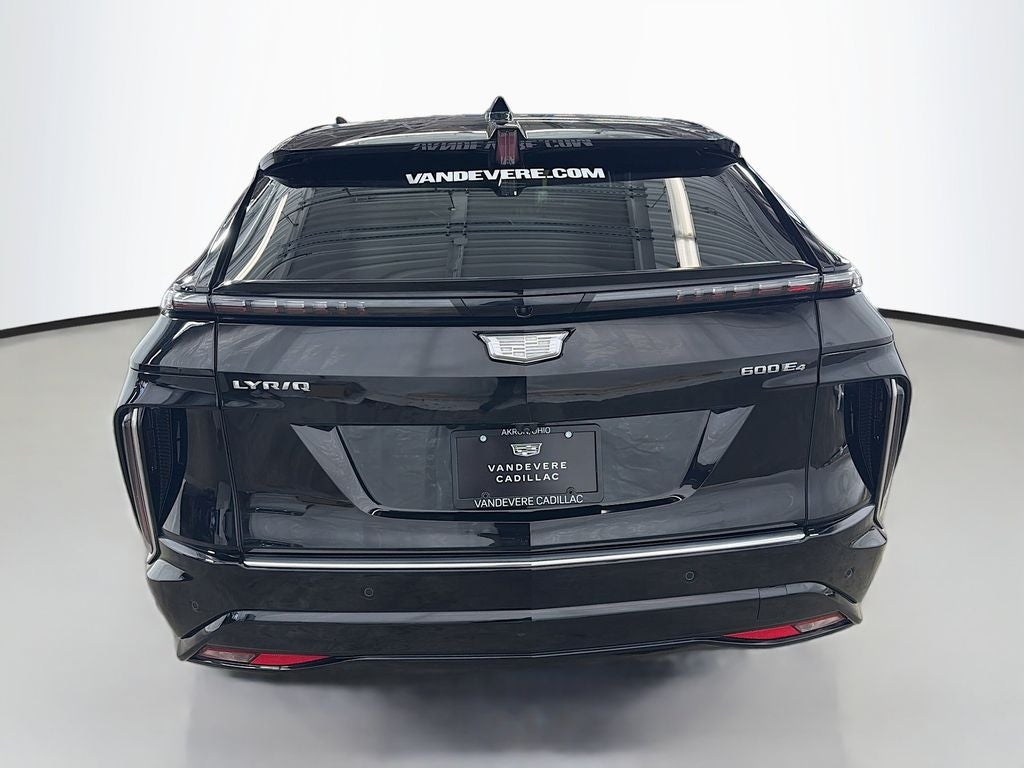 2025 Cadillac LYRIQ Luxury 3