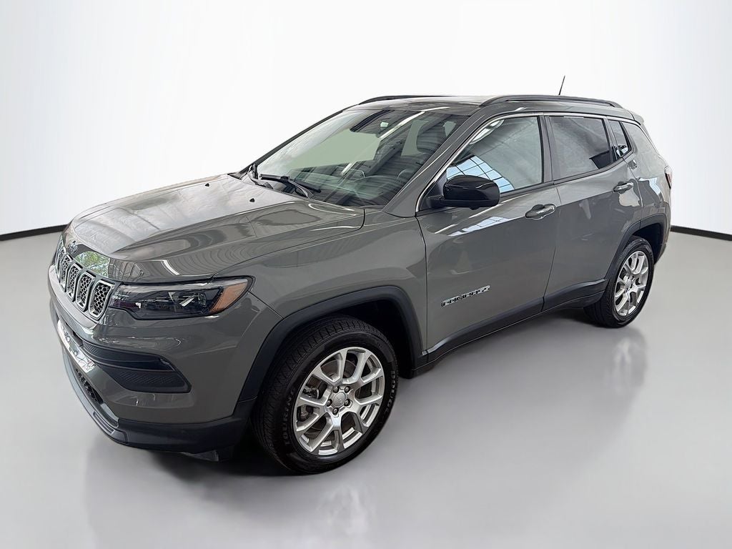 2023 Jeep Compass Latitude Lux